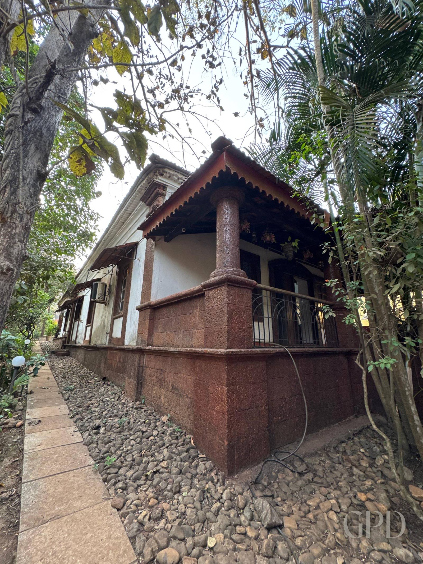 Socorro Plot with Old Goan House 1710 SQMT photo 2