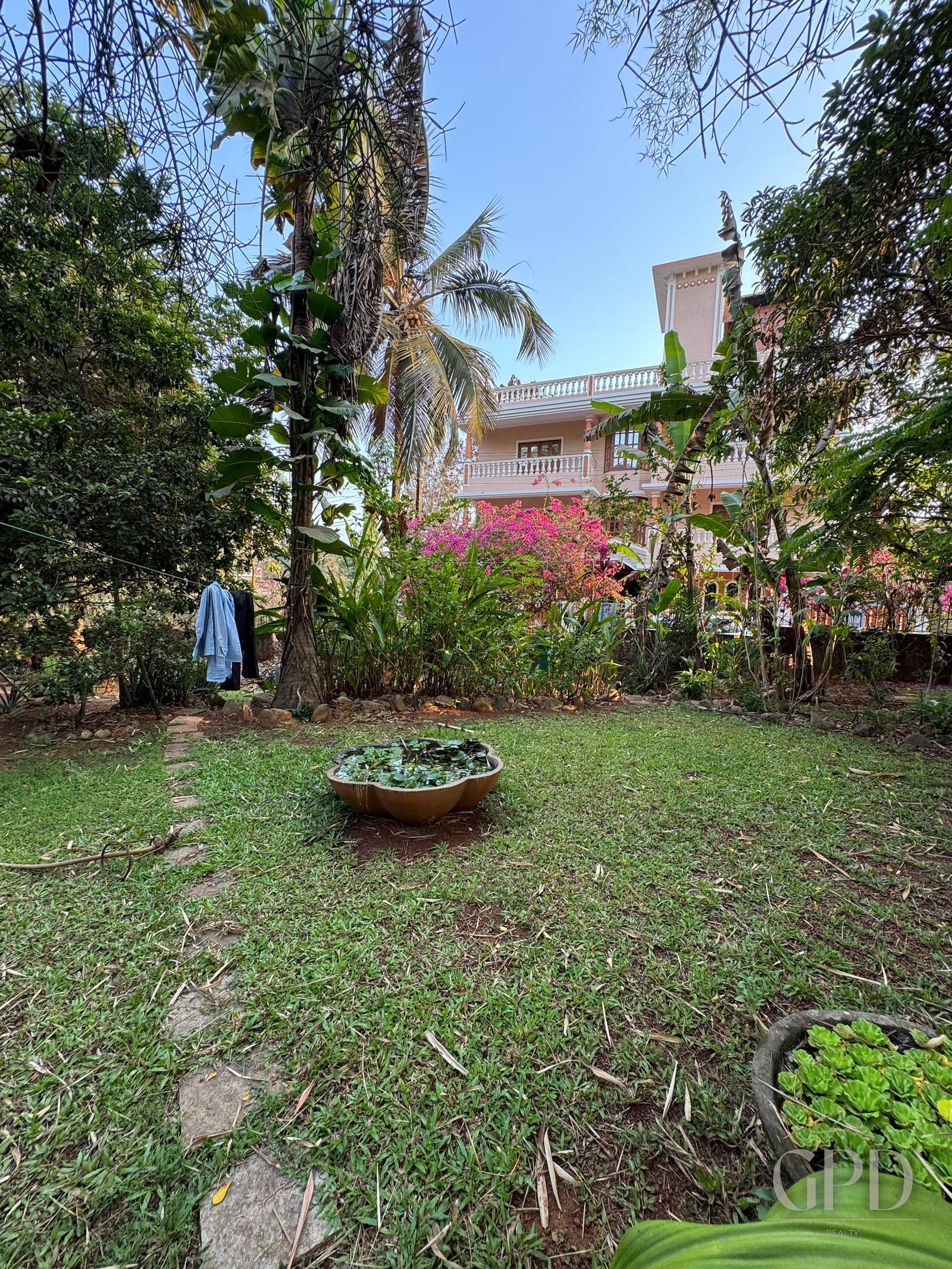 Socorro Plot with Old Goan House 1710 SQMT photo 3
