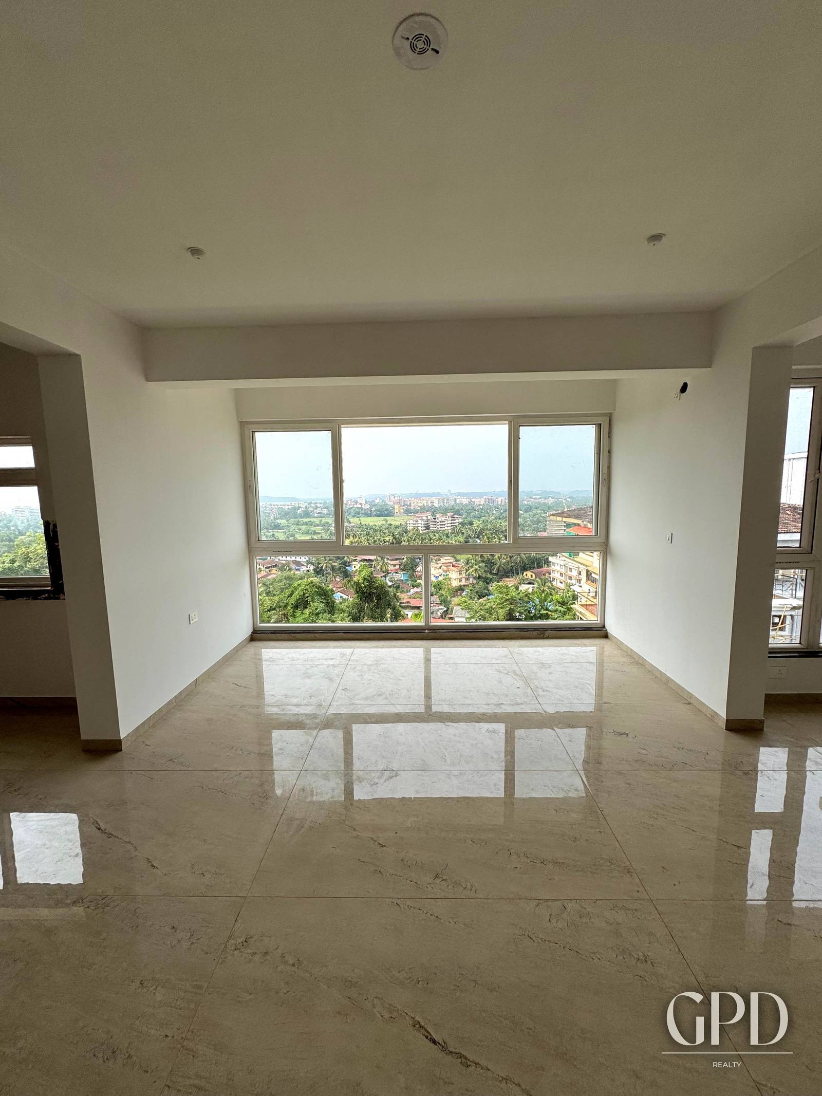 3 BHK Sea View Spacious Apartment in Dona Paula photo 4