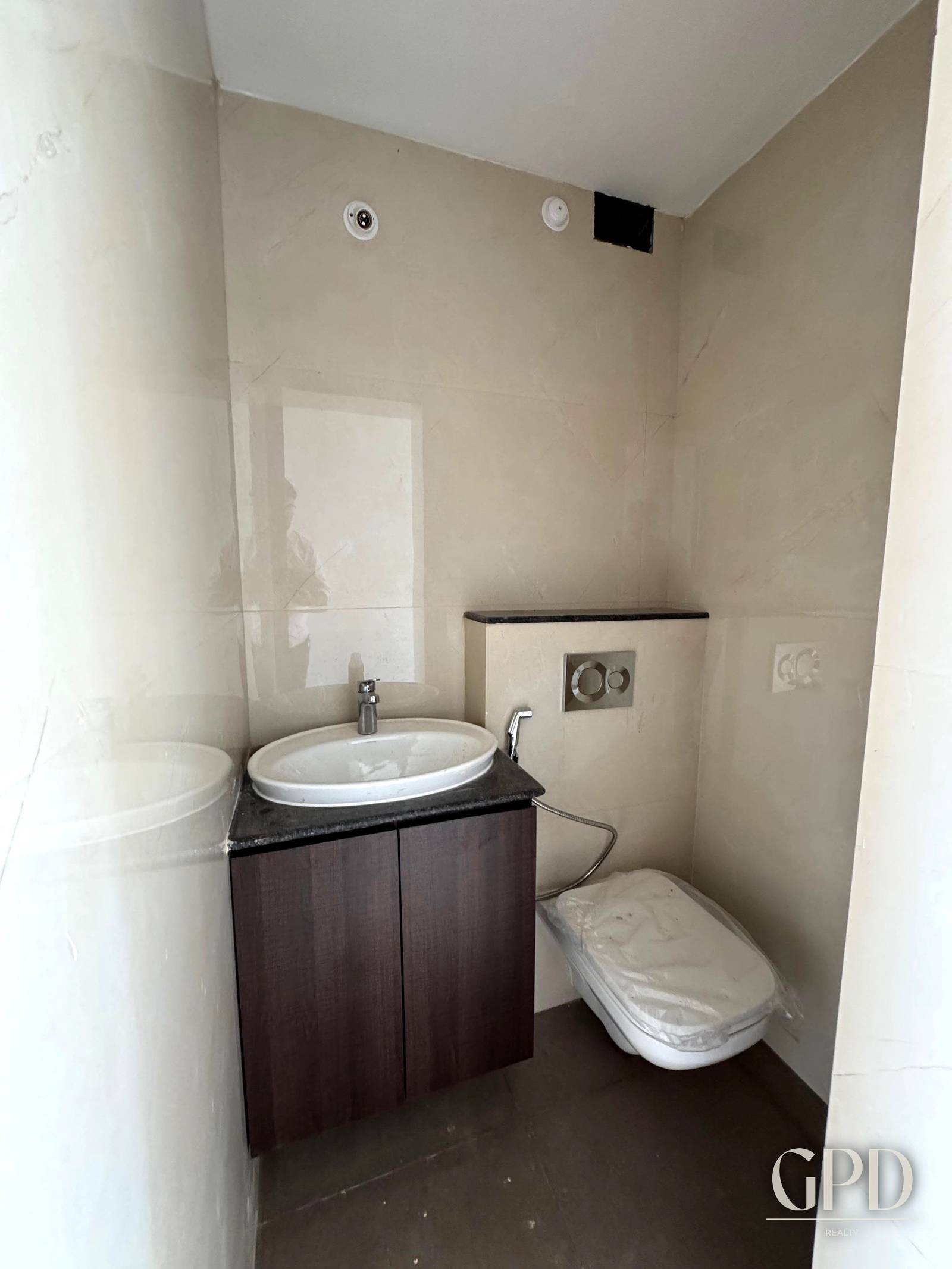 3 BHK Sea View Spacious Apartment in Dona Paula photo 9