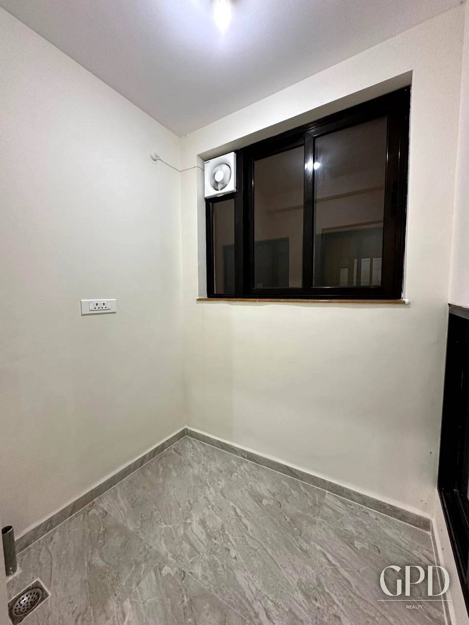 2 BHK Apartment in Campal, Panjim photo 6