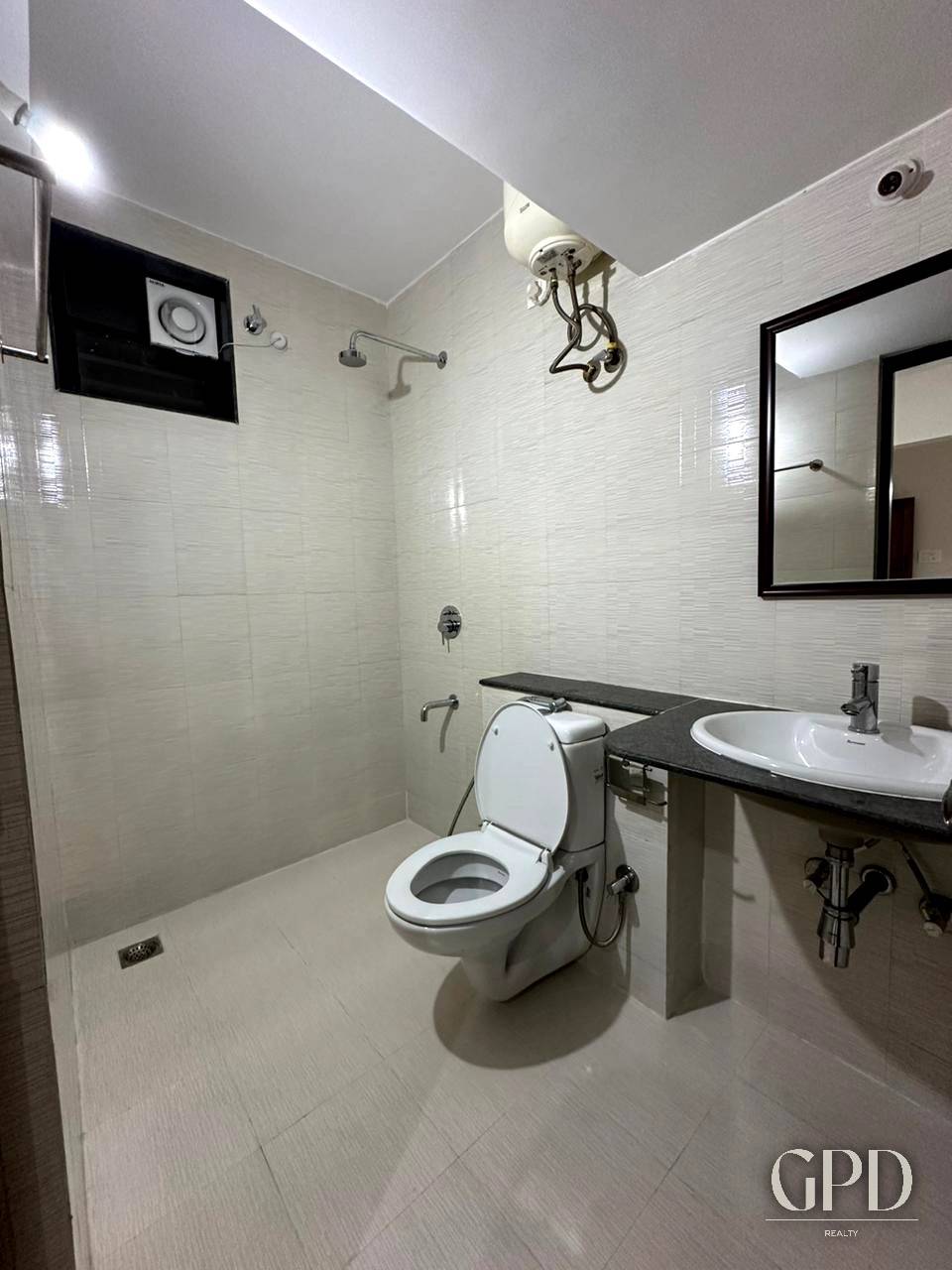 2 BHK Apartment in Campal, Panjim photo 8