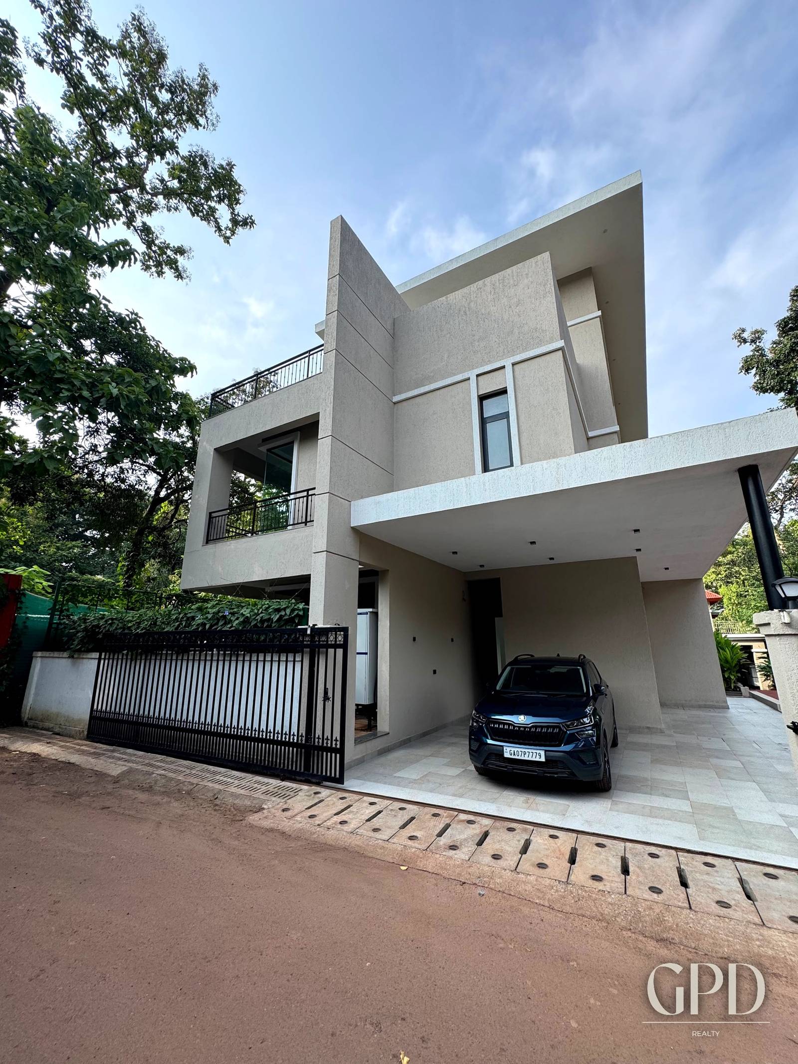  4 BHK Independent Villa in Sangolda, North Goa | Private Pool & Rooftop Jacuzzi photo 2