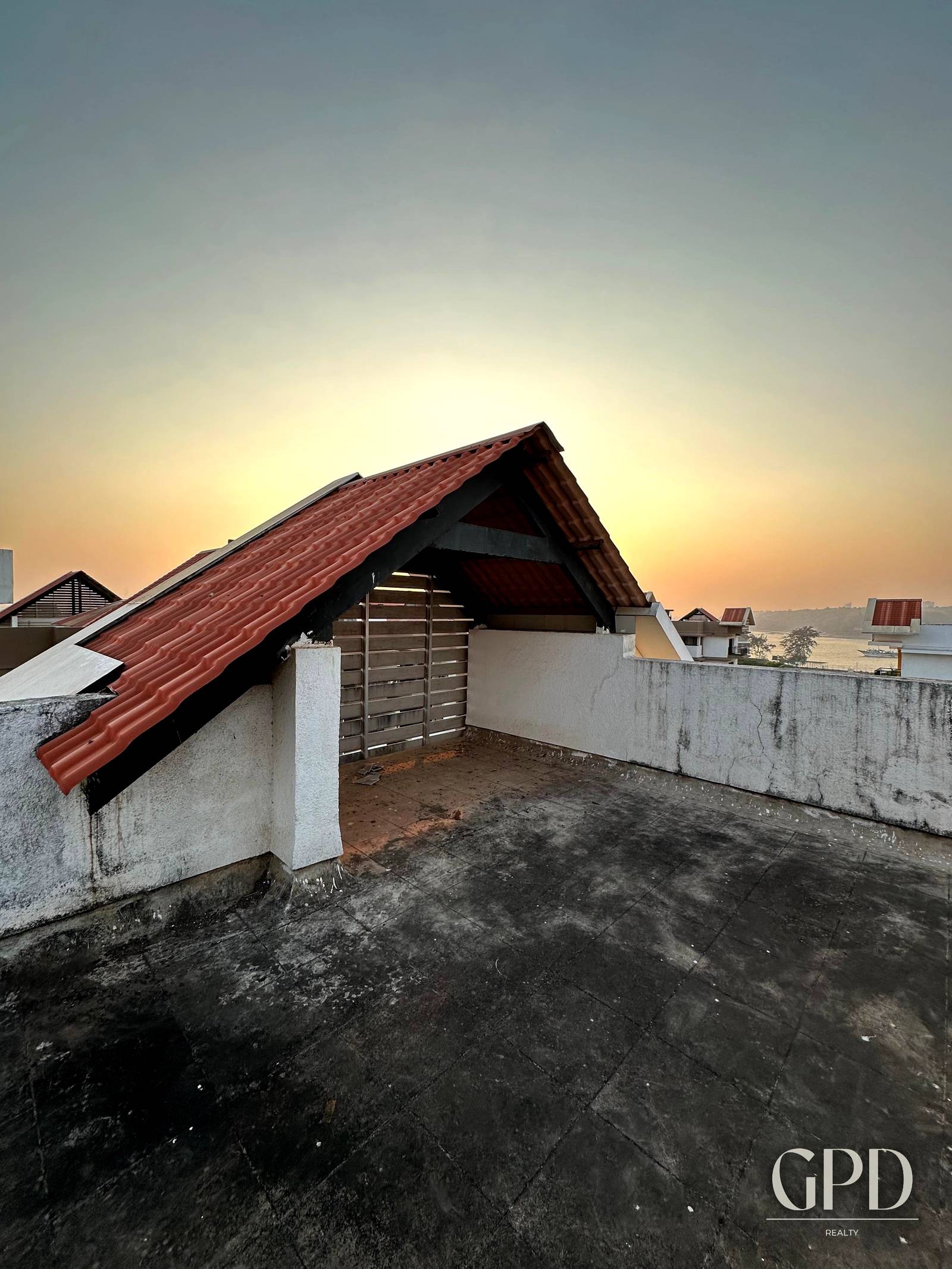 2 BHK Penthouse with Private Terrace in Panjim photo 8