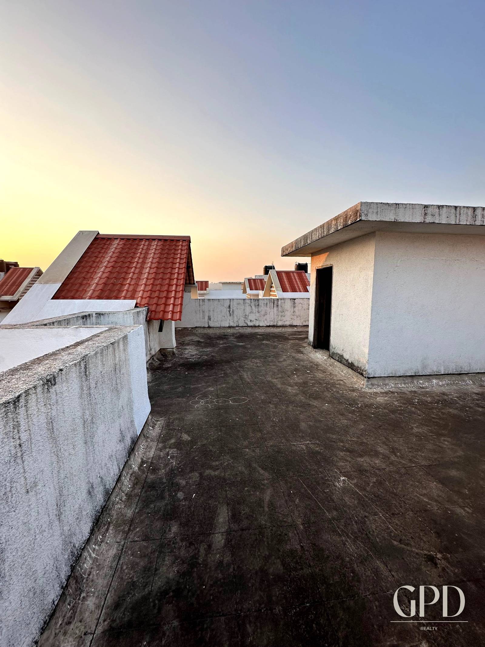 2 BHK Penthouse with Private Terrace in Panjim photo 9