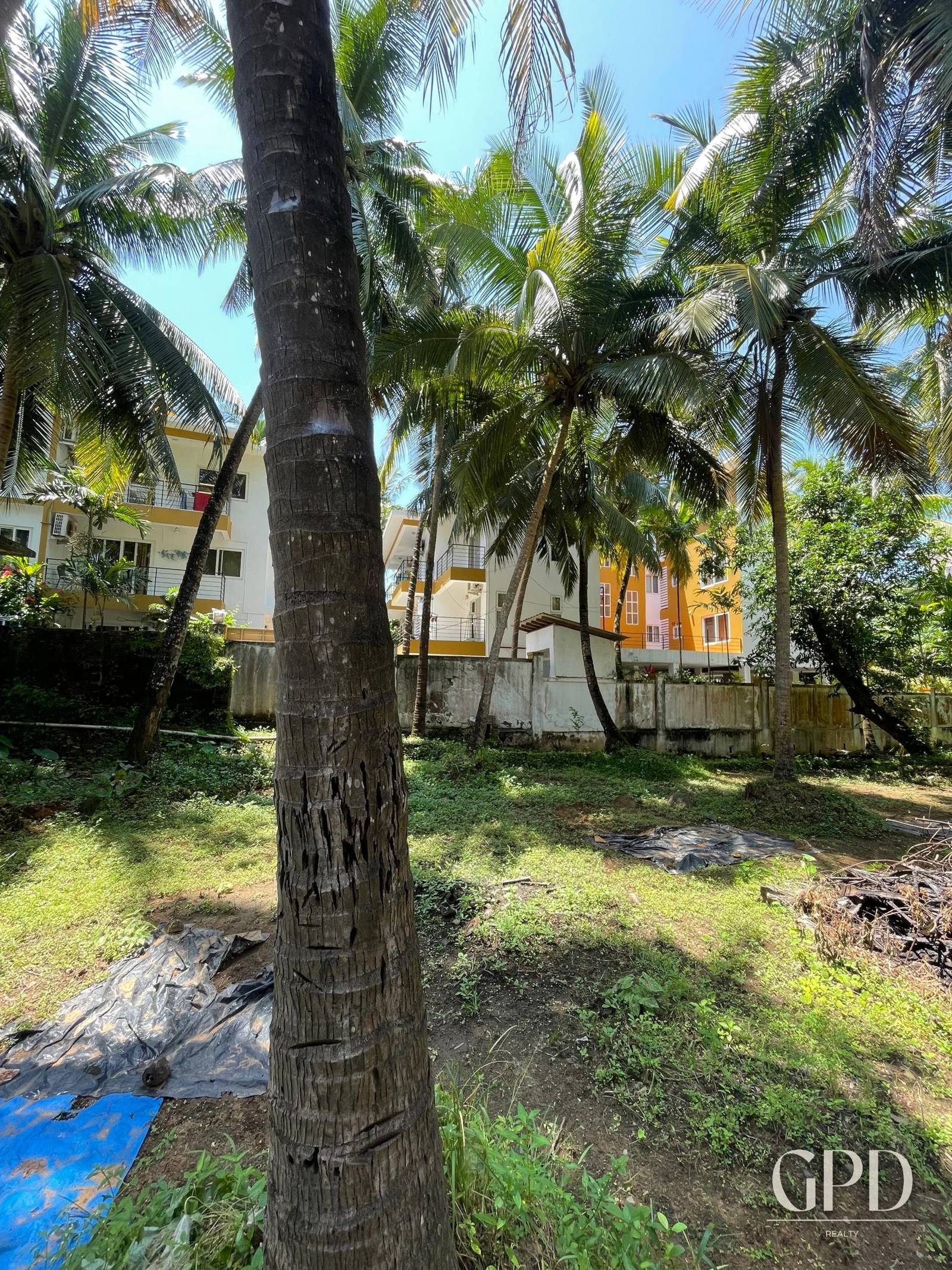 Arpora Plot 3500 sqmtrs with a House photo 4