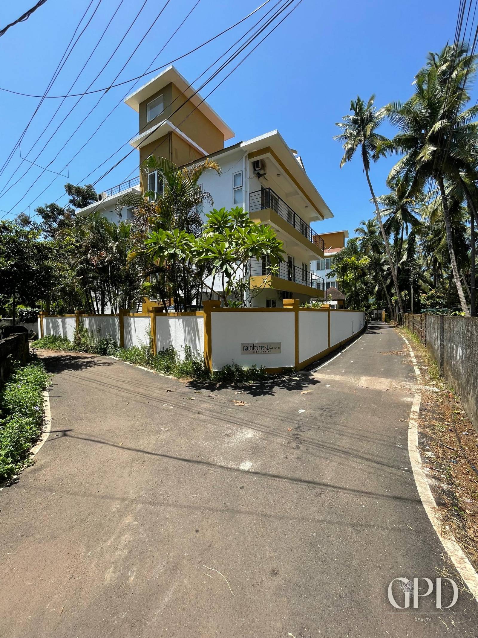 Arpora Plot 3500 sqmtrs with a House photo 7